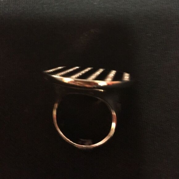 Black and silver ring with rhinestones. - Picture 2 of 4